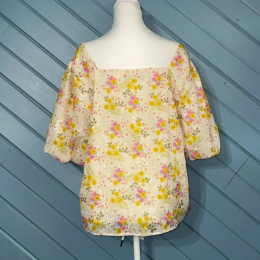 Anthropologie Ontwelfth yellow embroidered pastel floral puff sleeve blouse